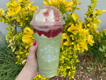 I tried the Ariel Frappuccino from Starbucks' secret menu for a 'The Little Mermaid' drink. 