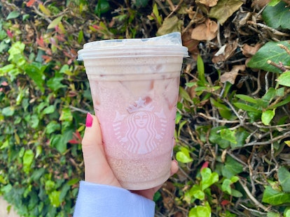 I tried the Starbucks' secret menu BLACKPINK drink that is strawberry and chocolate. 