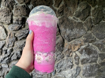 I tried the Starbucks Ursula Frappuccino from TikTok and it looked just like 'The Little Mermaid' ch...